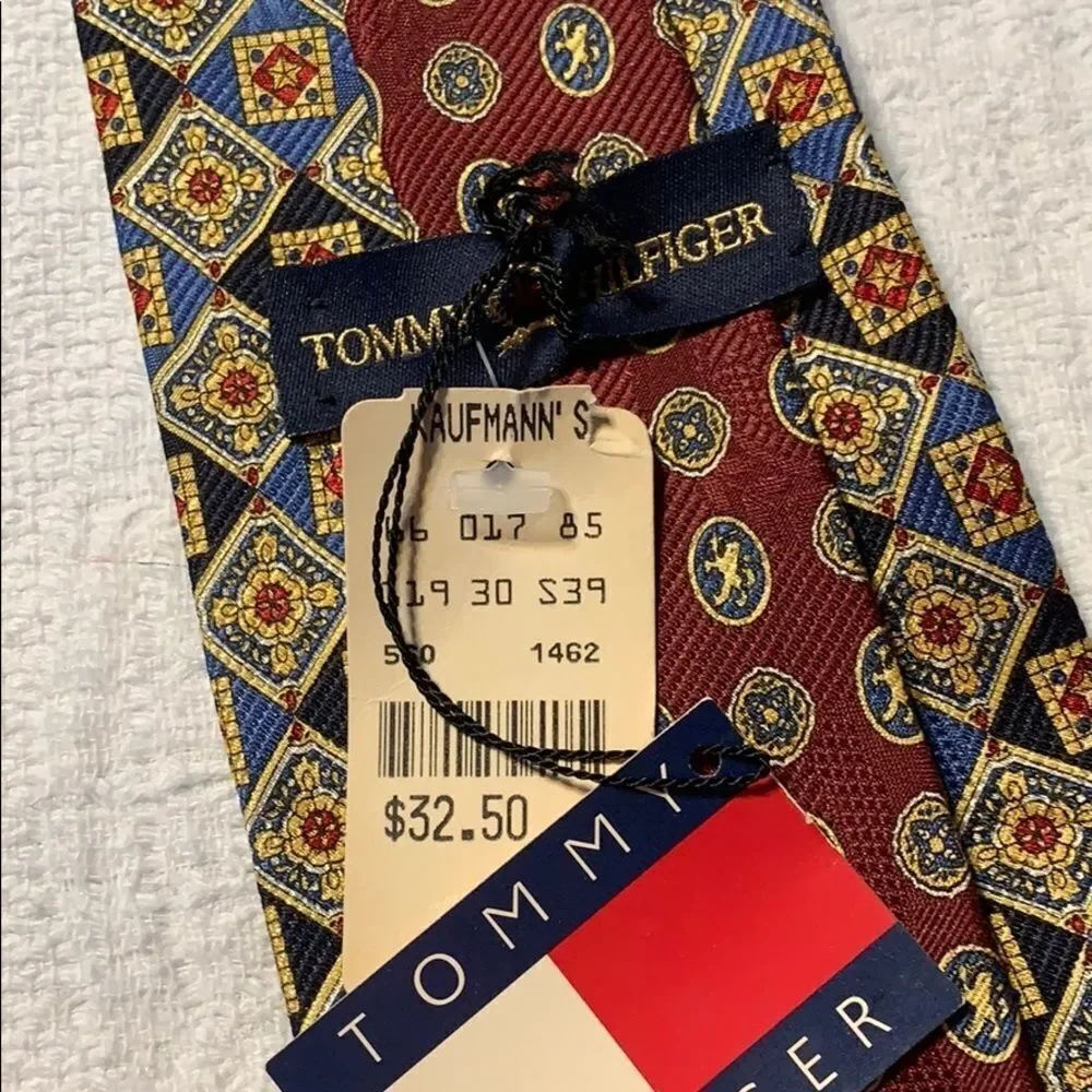 NWT men’s Tommy Hilfiiger tie